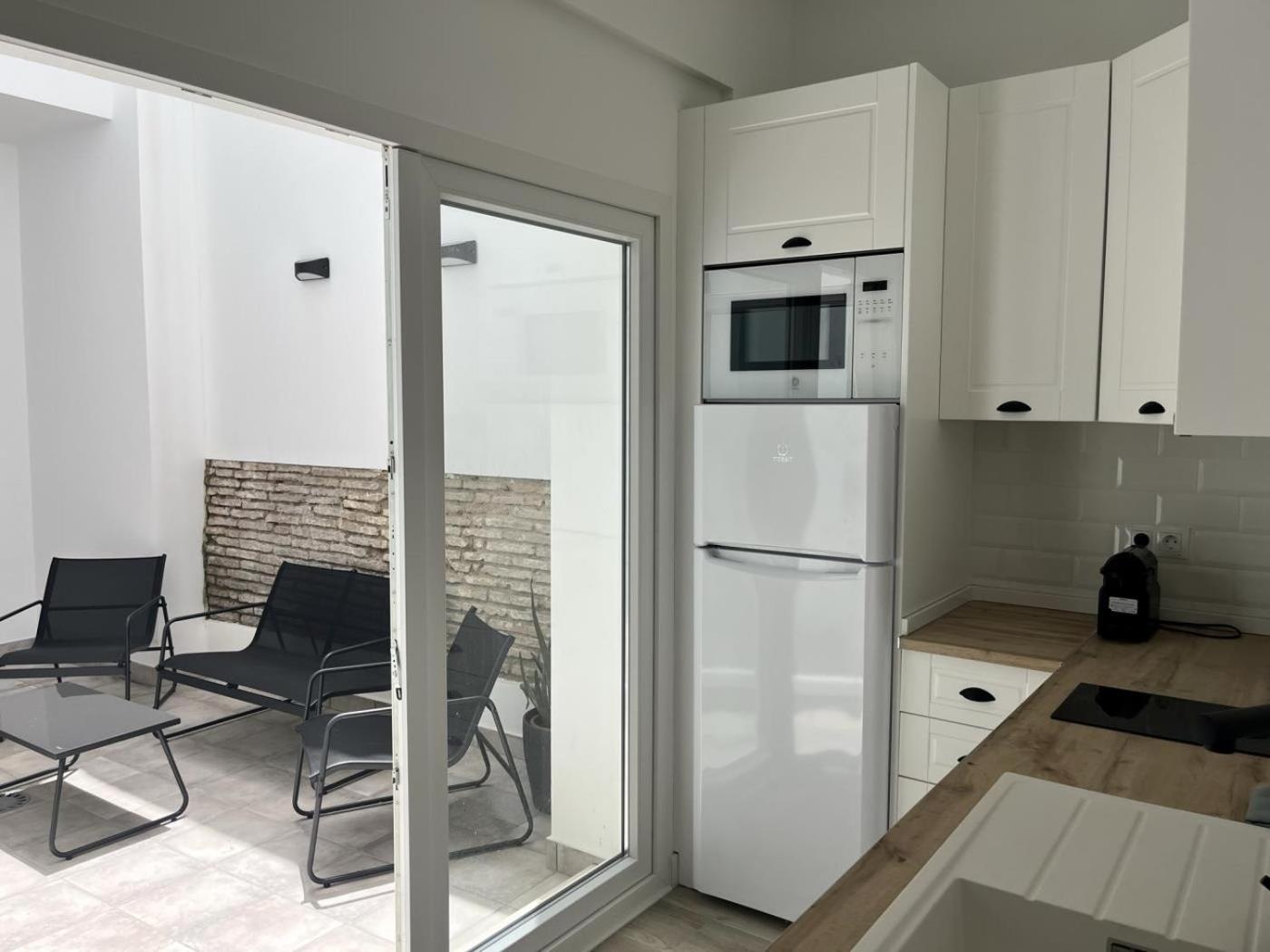 Апартаменты Cd-P Loft, New Charming Loft With Private Patio, Center, Quite Neighborhood Малага Экстерьер фото